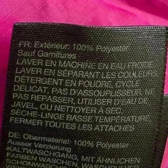 Marmot‎ women’s fuschia zip up lightweight rain jacket. Medium - Picture 5 of 5